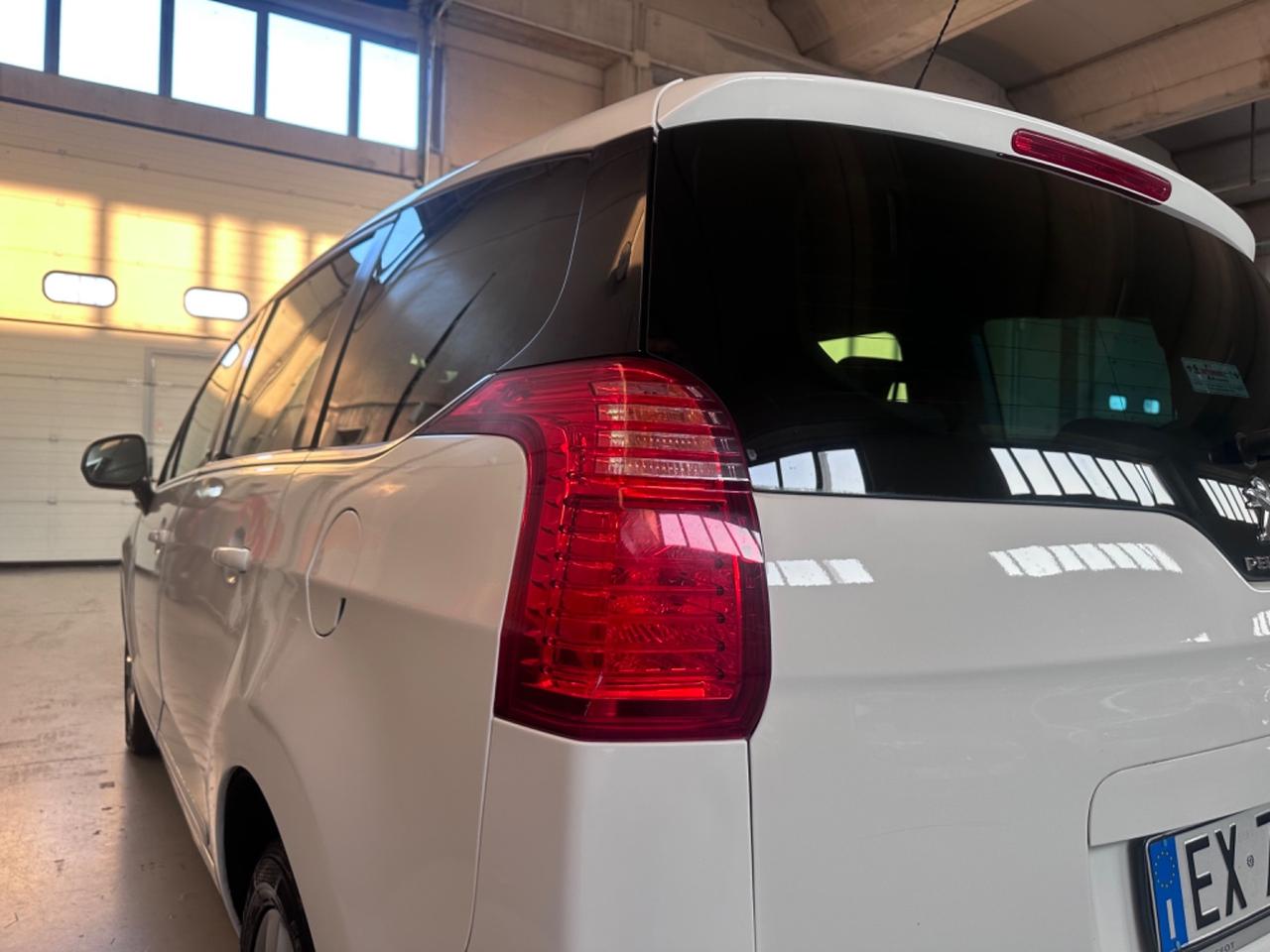 Peugeot 5008 1.6 HDi 115CV Active