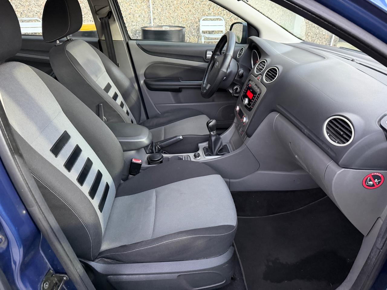 Ford Focus 1.6 benzina EURO5A NEOPATENTATI-FAMIGLIARE