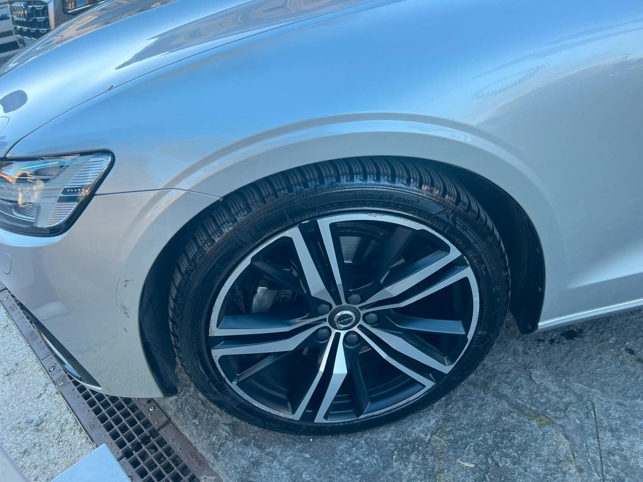 VOLVO V60 B4 GEARTRONIC R-DESING