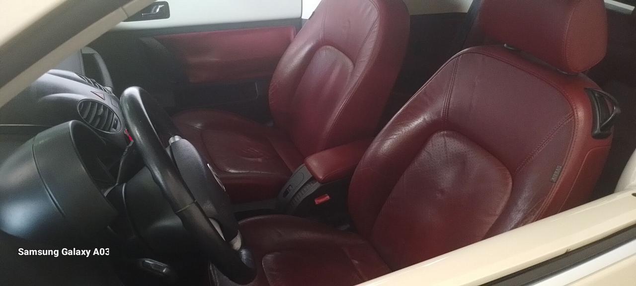 Volkswagen New Beetle 1.9 TDI 105CV Cabrio Lim. Red Edt.