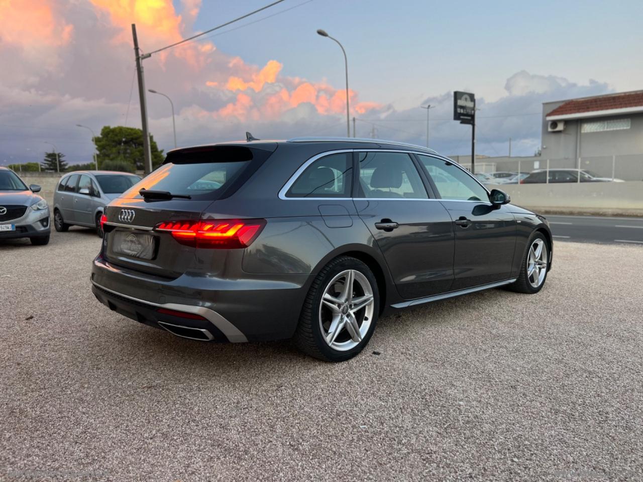 AUDI A4 35 TDI/163CV S tronic S line edition