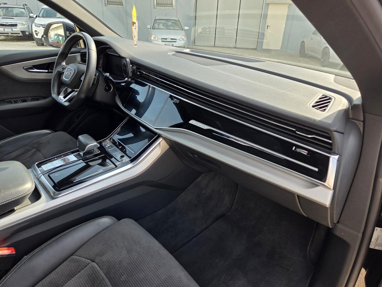 Audi Q8 50 TDI QUATTRO S LINE "FULL OPTIONAL"