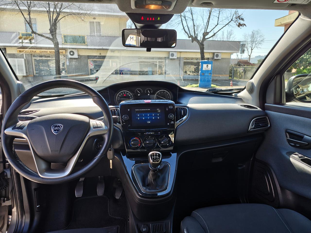 Lancia Ypsilon 1.0 FireFly 5 porte S&S Hybrid Gold Plus