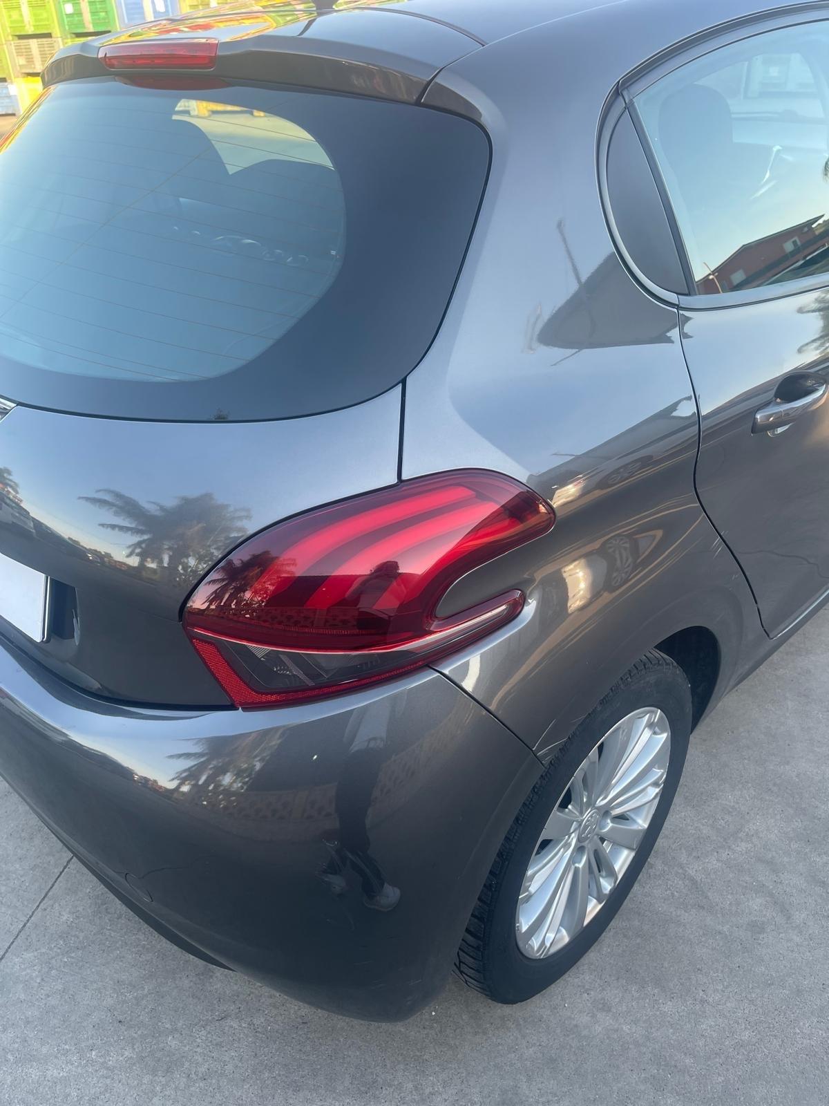 Peugeot 208 BlueHDi 75 5 porte Allure