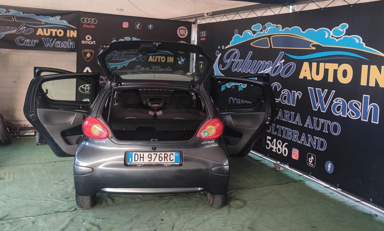 Toyota Aygo 1.0 12V VVT-i 5 porte Sol