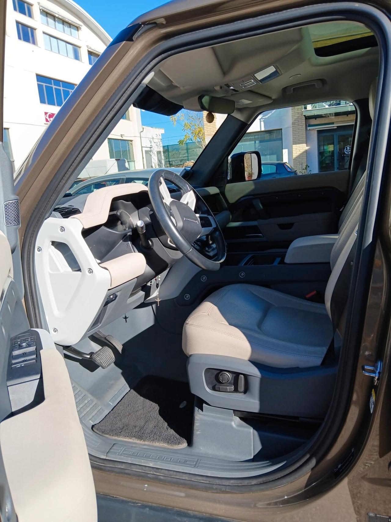 LAND ROVER Defender 110 3.0D I6 200 CV AWD Auto X-Dynamic SE (147 kw)