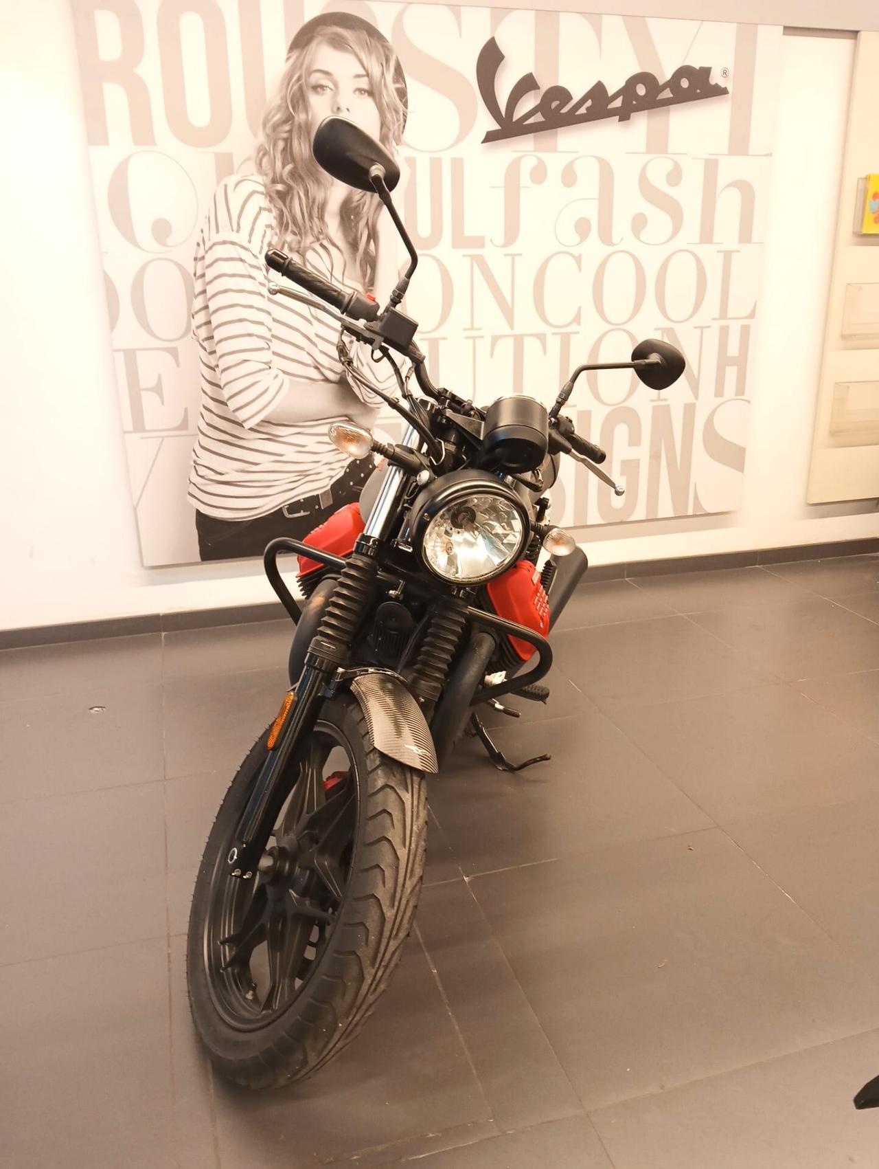 Moto Guzzi V7 III CARBON