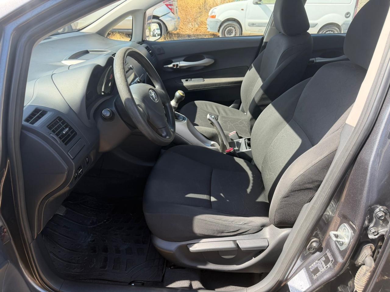 Toyota Auris 1.4 Diesel- Ok Neopatentati- clima