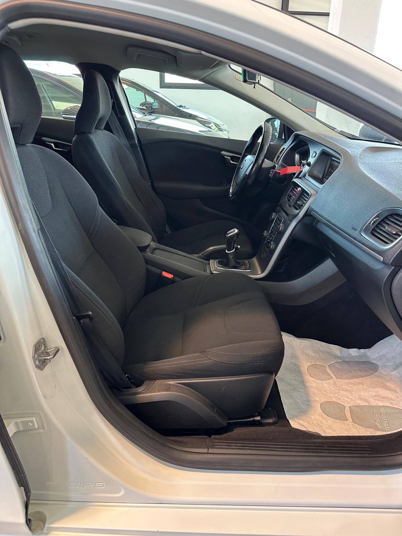 Volvo V40 D2 1.6 Momentum