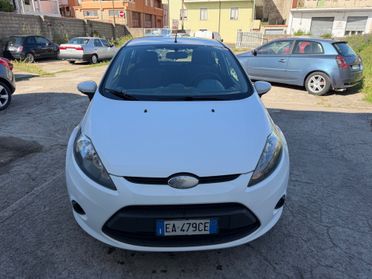 Ford Fiesta 1.4 TDCi 5p. Titanium distrib nuova frizione nuova