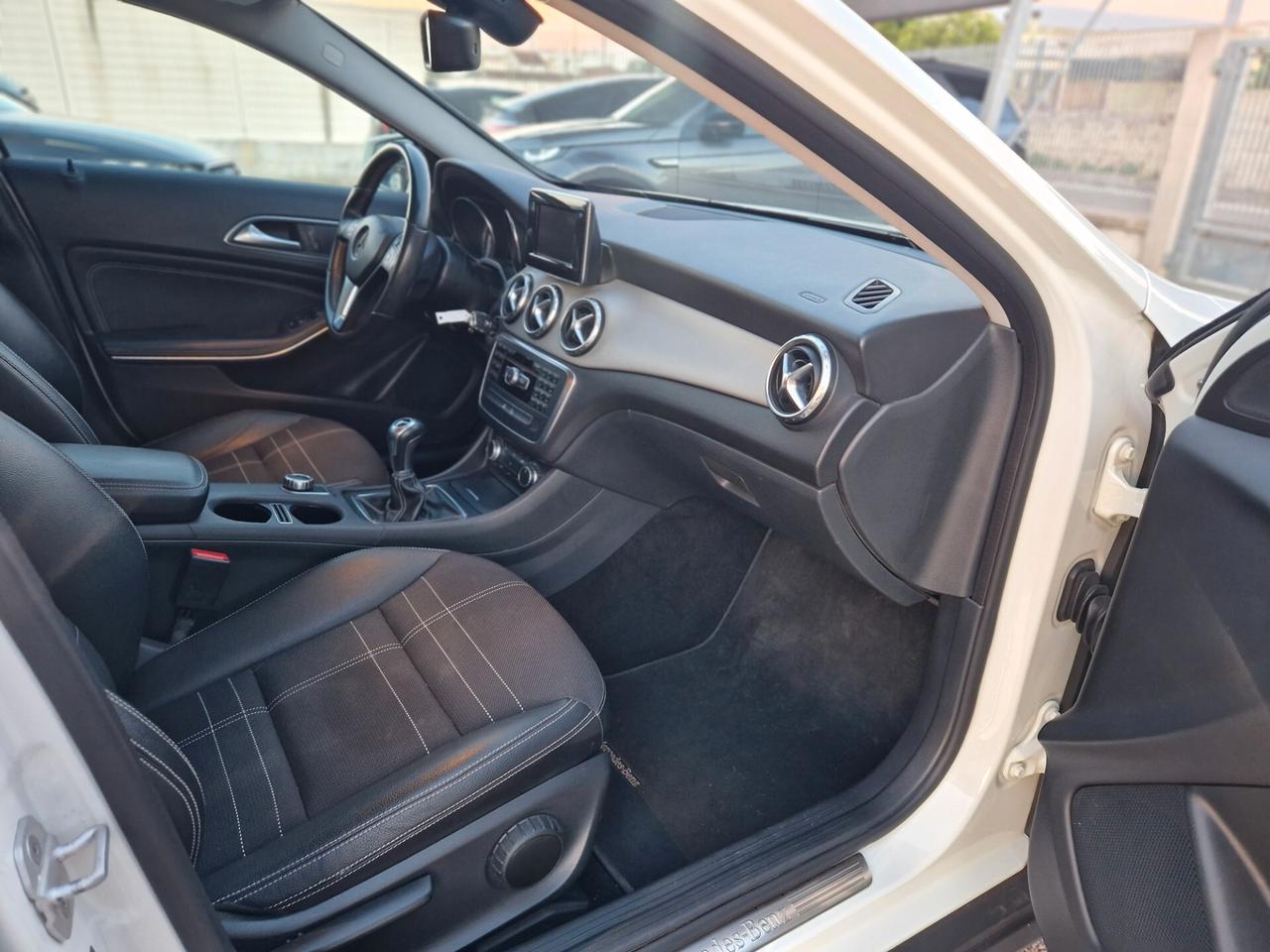 Mercedes-benz GLA 180 d Premium