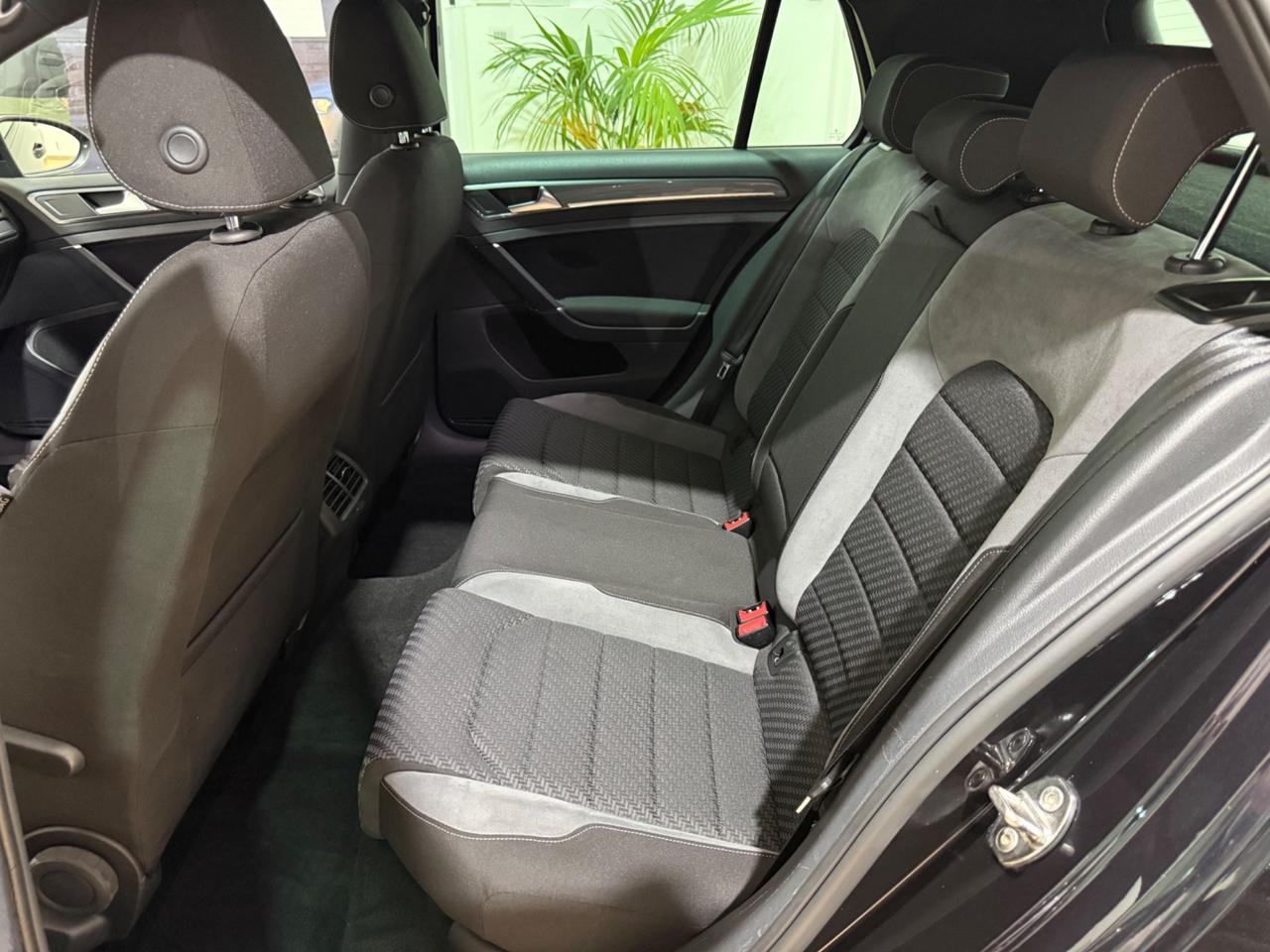 Volkswagen Golf 1.5 TSI ACT 150 cv R Line