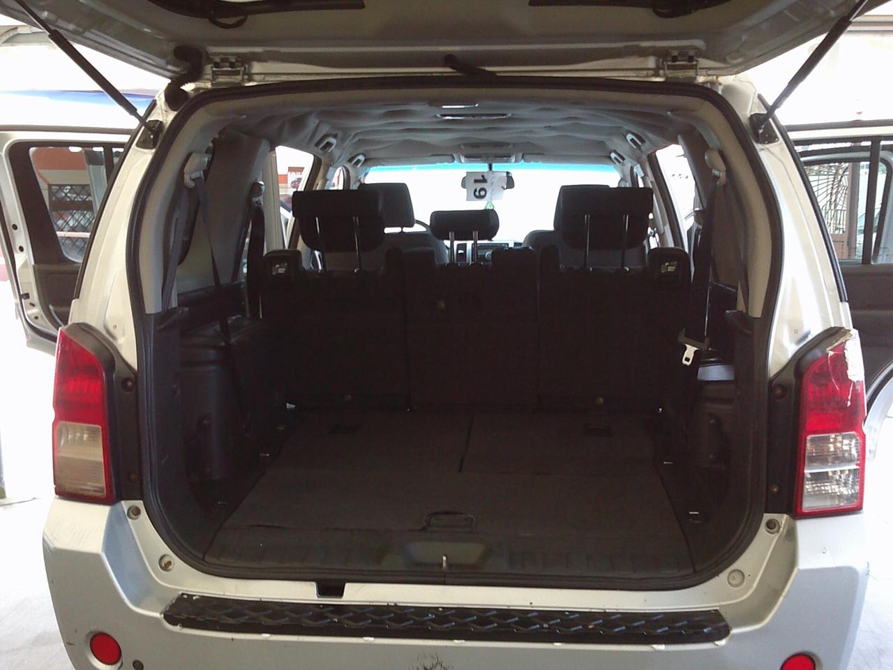 Nissan Pathfinder 2.5 dCi automatica 7 posti full 07