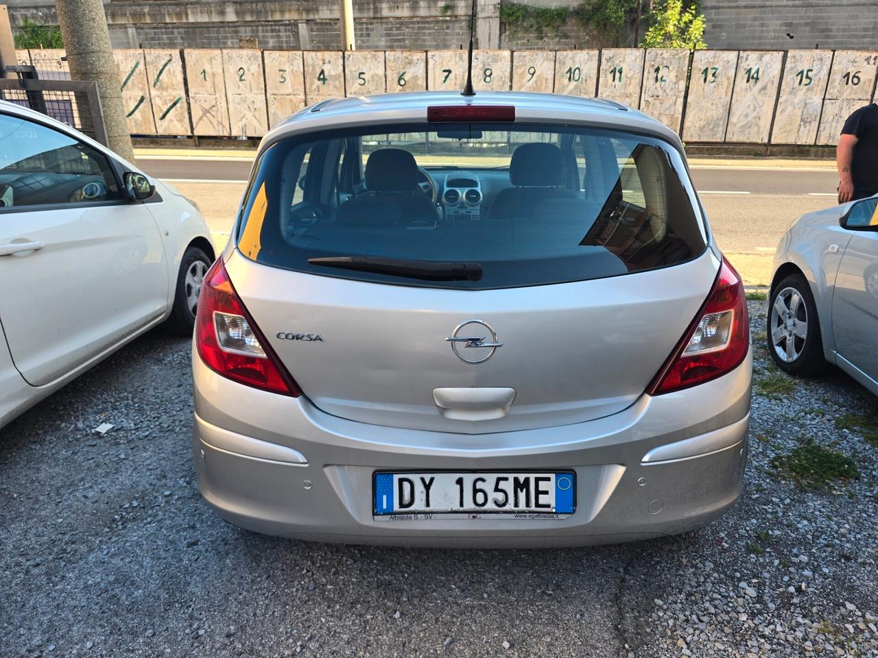 Opel Corsa 1.2 5 porte Club NEOPATENTATI