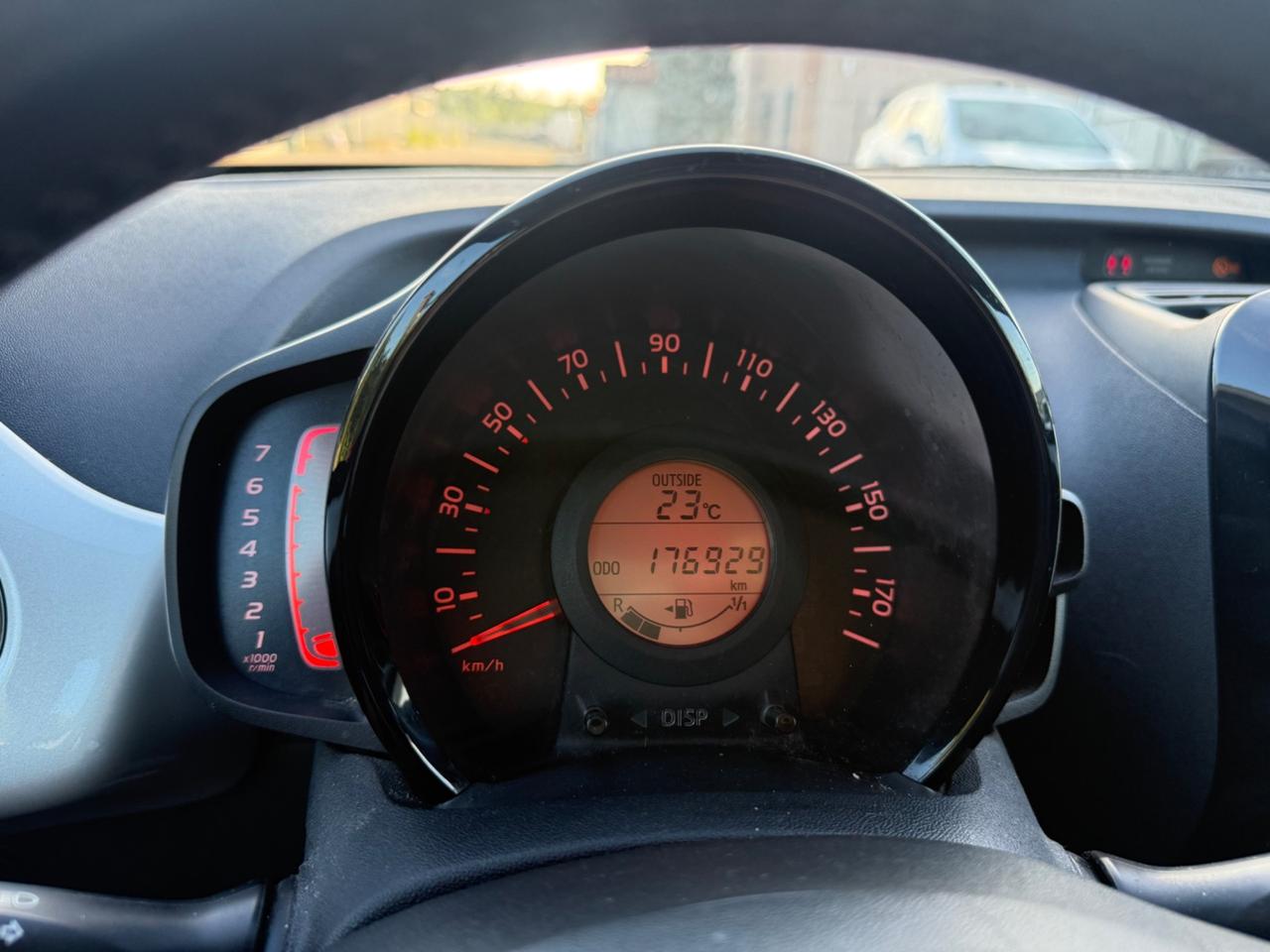Toyota Aygo 1.0 VVT-i 69 CV 5 porte x-play