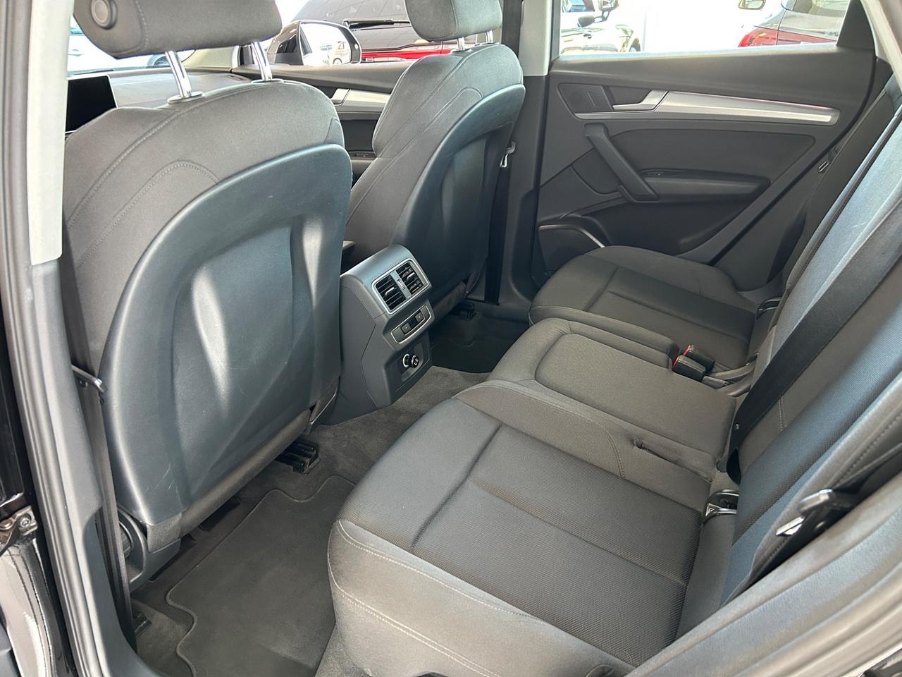 Audi Q5 40 TDI quattro S tronic Business Sport