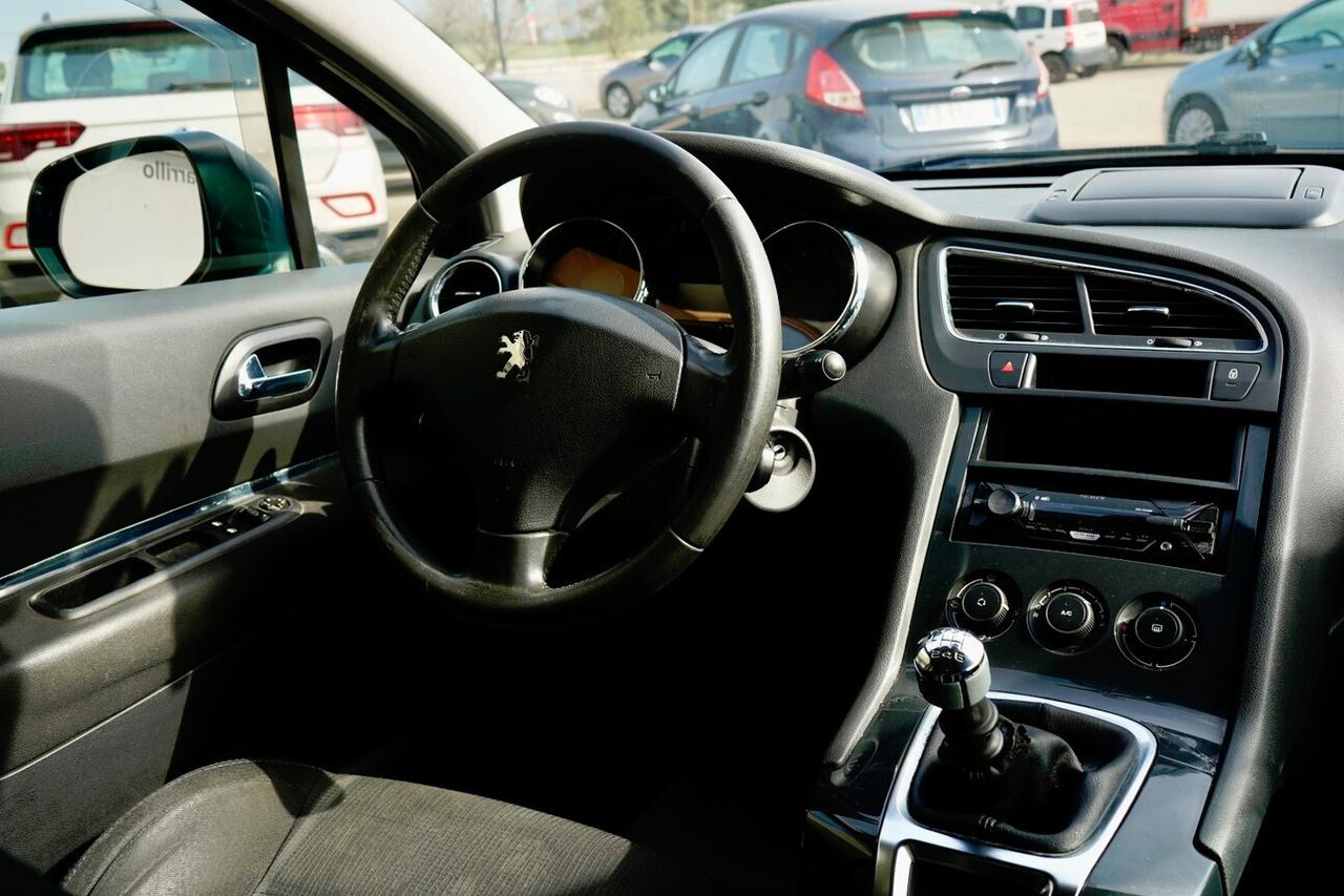 Peugeot 5008 1.6 HDi 110CV Féline
