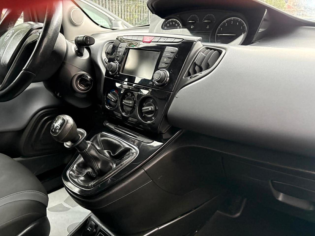 Lancia Ypsilon 1.2 69 CV 5 porte GPL Ecochic Gold