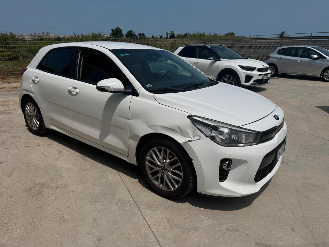 KIA RIO 1.4 CRDI 90CV DIESEL RETROCAMERA SENSORI DI PARCHEGGIO