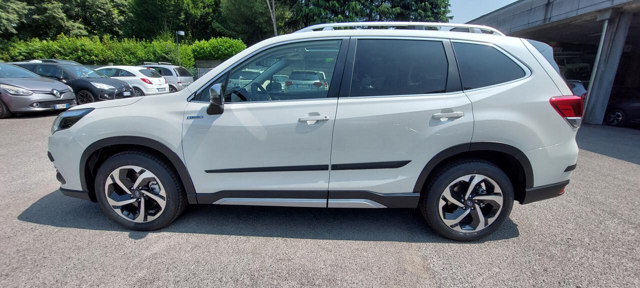 Subaru Forester 2.0 e-Boxer Lineartronic Premium