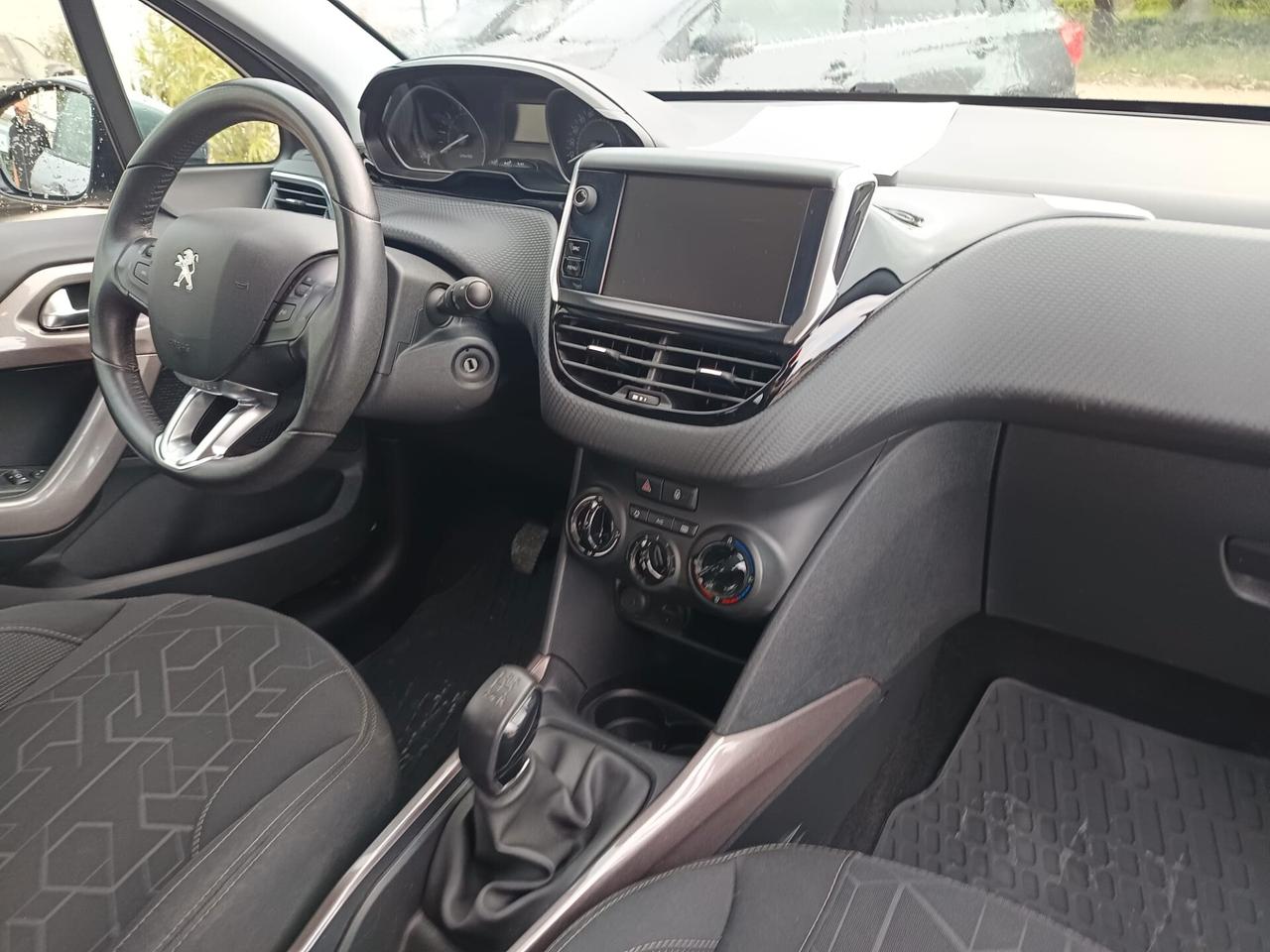 Peugeot 2008 PureTech 82 Allure Tua a 129€/mese