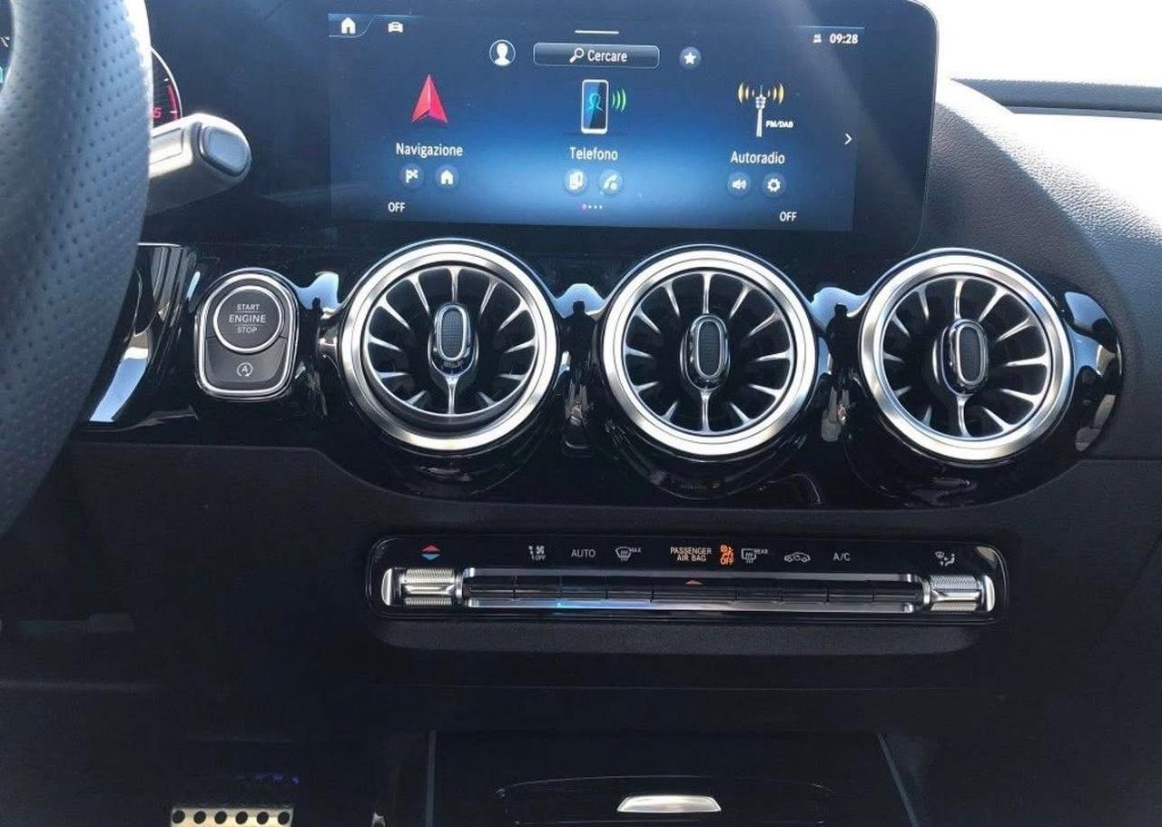 Mercedes-benz GLA 180 GLA 180 D AMG AUTOMATICO AUTO A NOLEGGIO