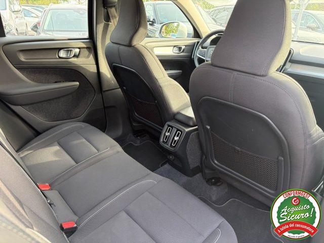 VOLVO XC40 T2 Geartronic Momentum