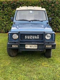 Suzuki SJ 413 SJ413 Berlina De Luxe