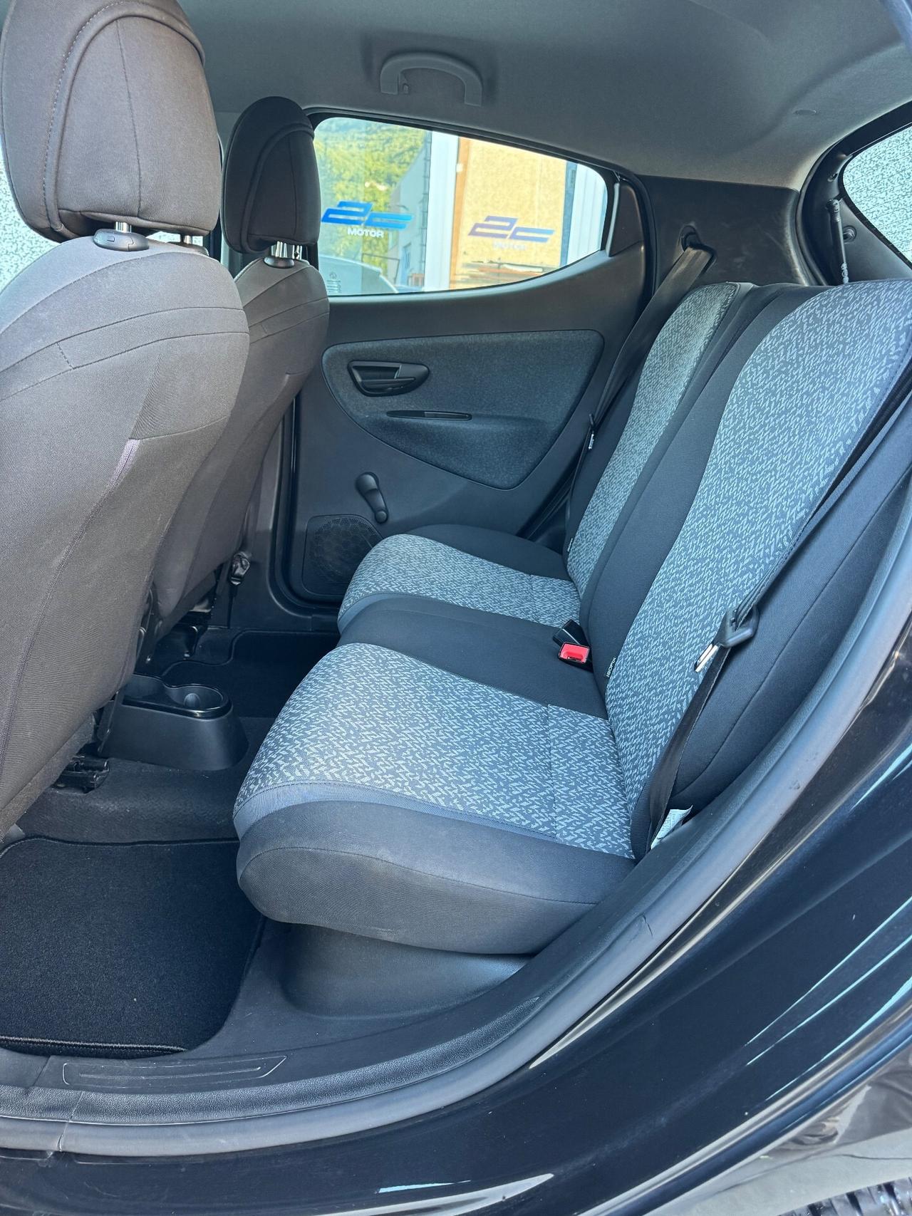Ypsilon 1.0 FireFly 5 porte S&S Hybrid Silver