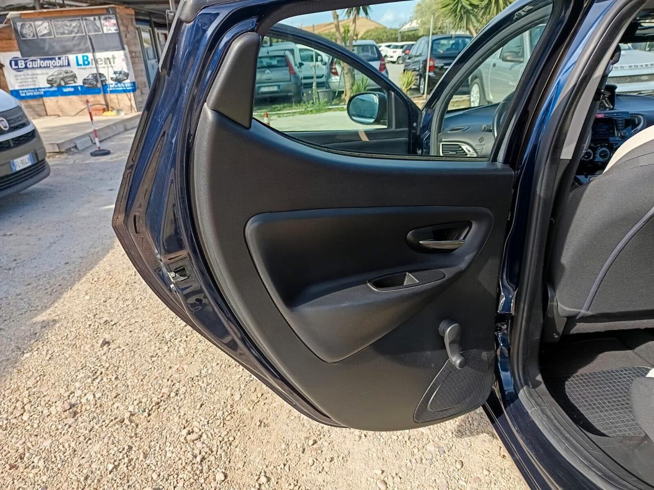 Lancia Ypsilon 2017 - 1.2 benzina Lb automobili