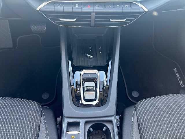SKODA Octavia 2.0 TDI 150 CV DSG Wagon Executive