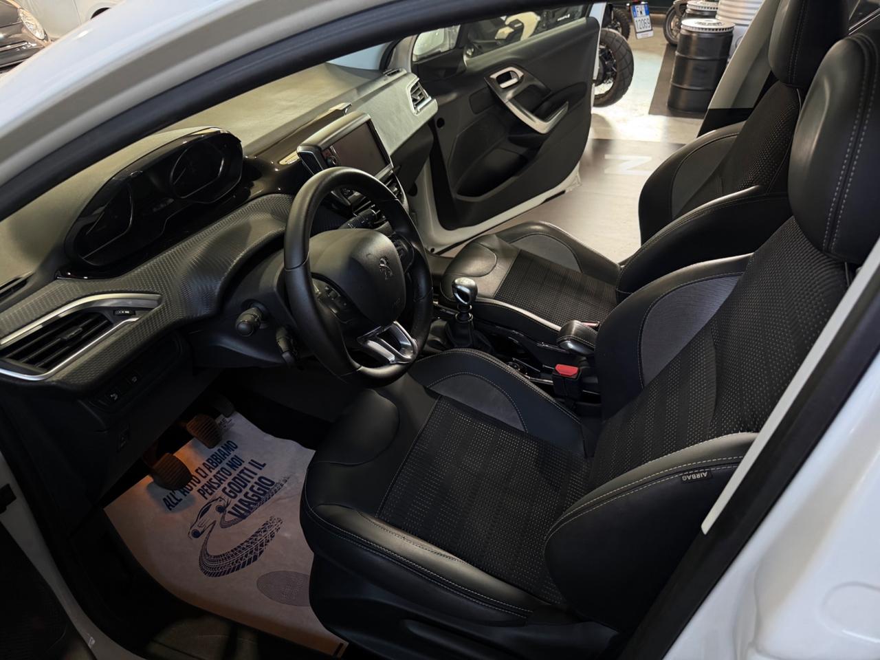 Peugeot 2008 BlueHDi 100 S&S Allure