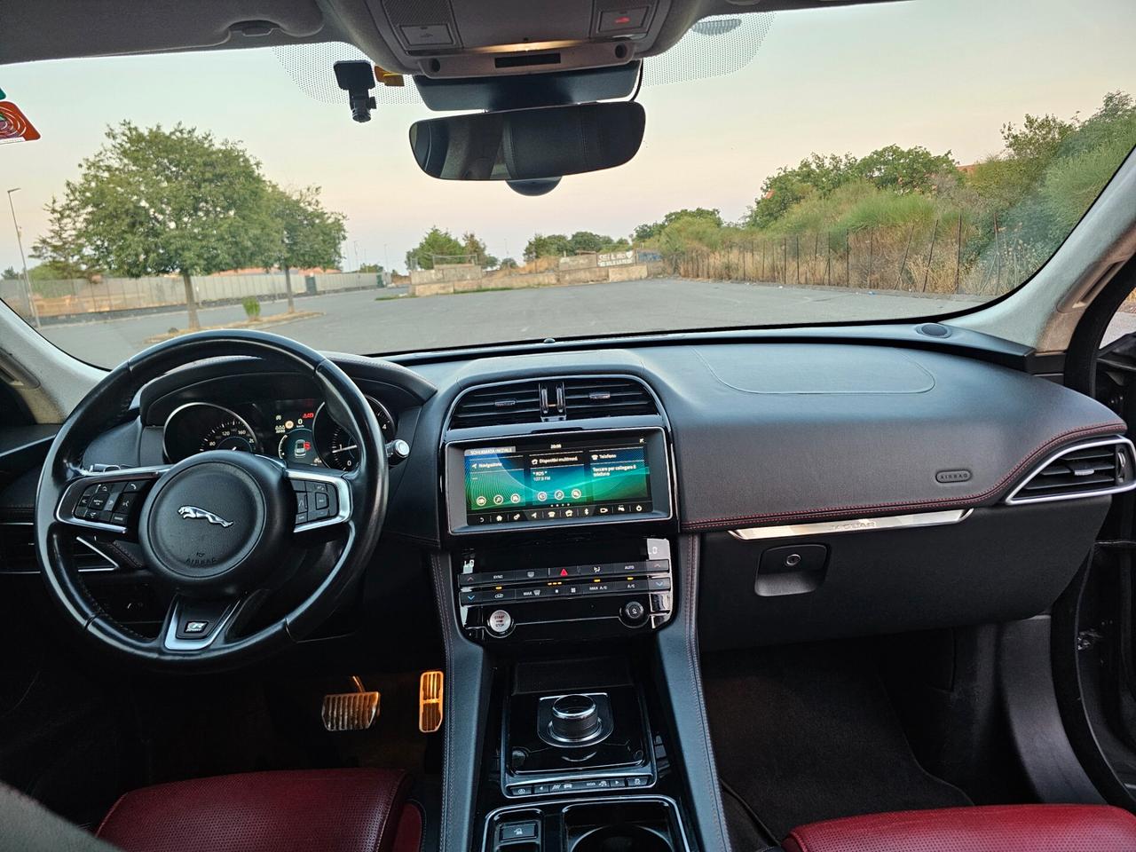 Jaguar F-Pace R-Sport 2.0 D 180 CV AWD automatica