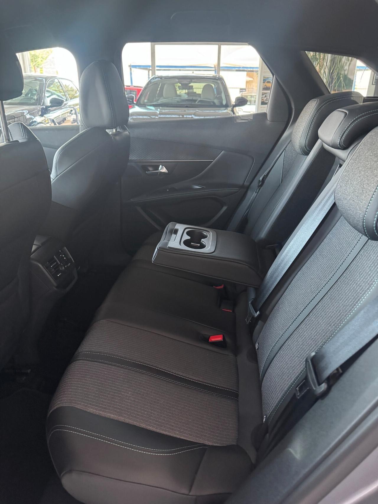 PEUGEOT 3008 HDi 130 S&S EAT8 Allure Pack FULL OPTIONAL IMMATRICOLAZIONE MAGGIO 2024