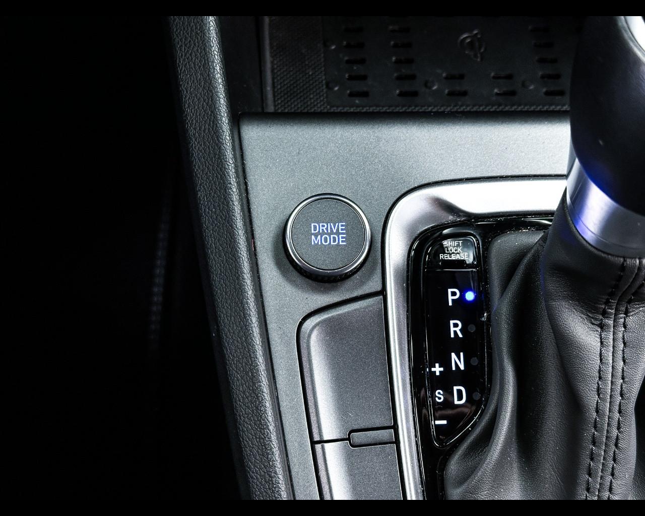 HYUNDAI Kona 1.6 CRDI 4WD Hybrid 48V DCT XLine