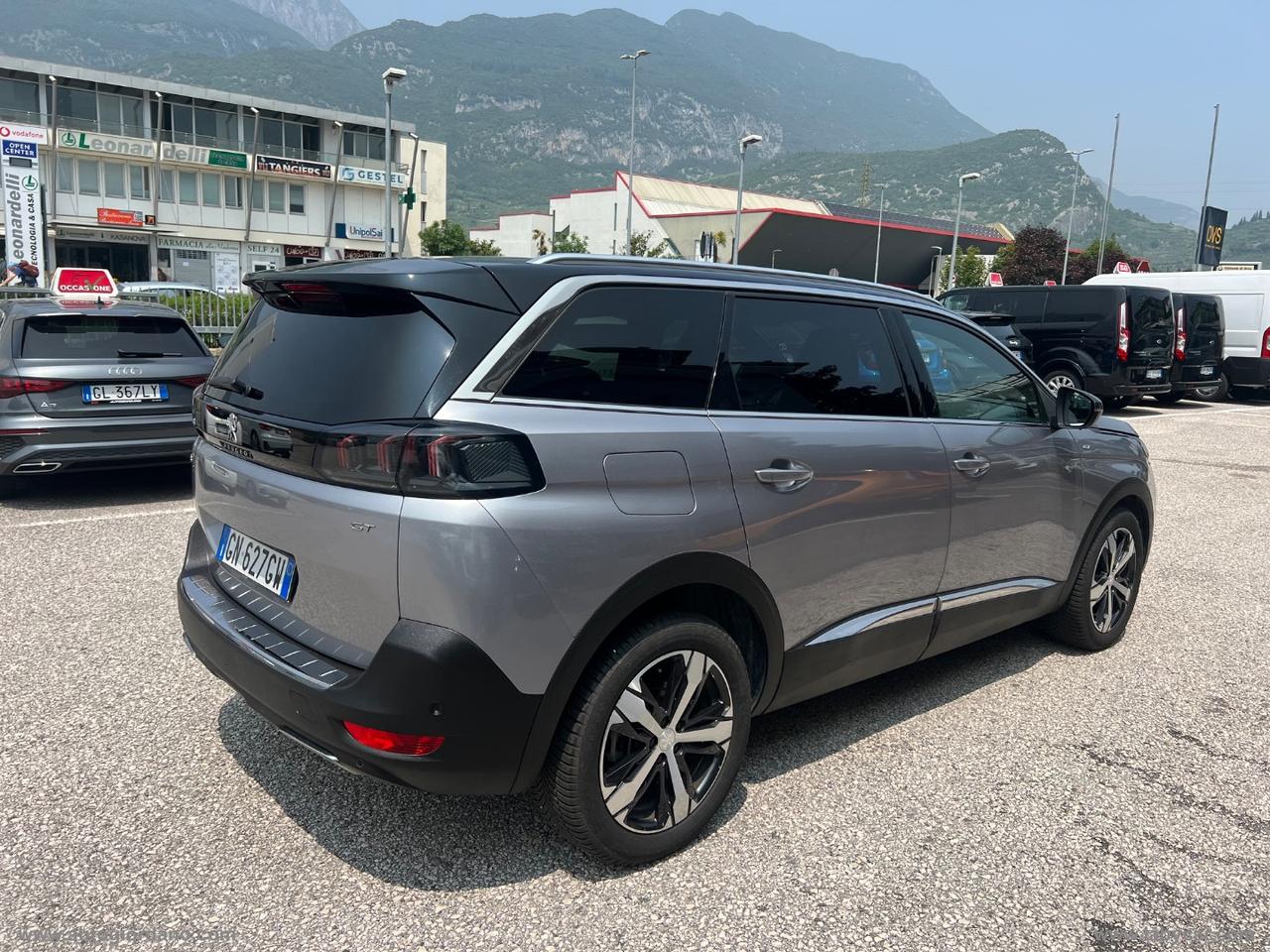 PEUGEOT 5008 BlueHDi 130 S&S EAT8 GT