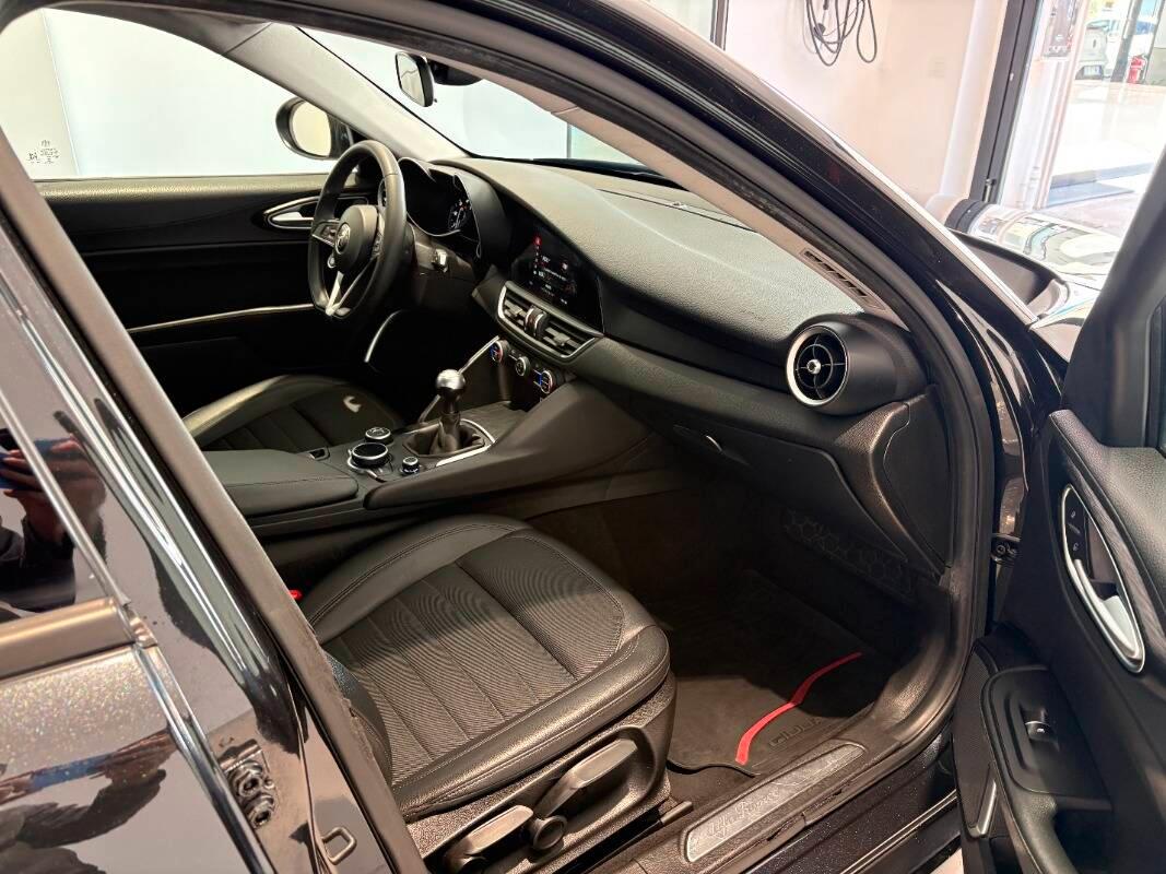 Alfa Romeo Giulia 2.2 t Super 180cv