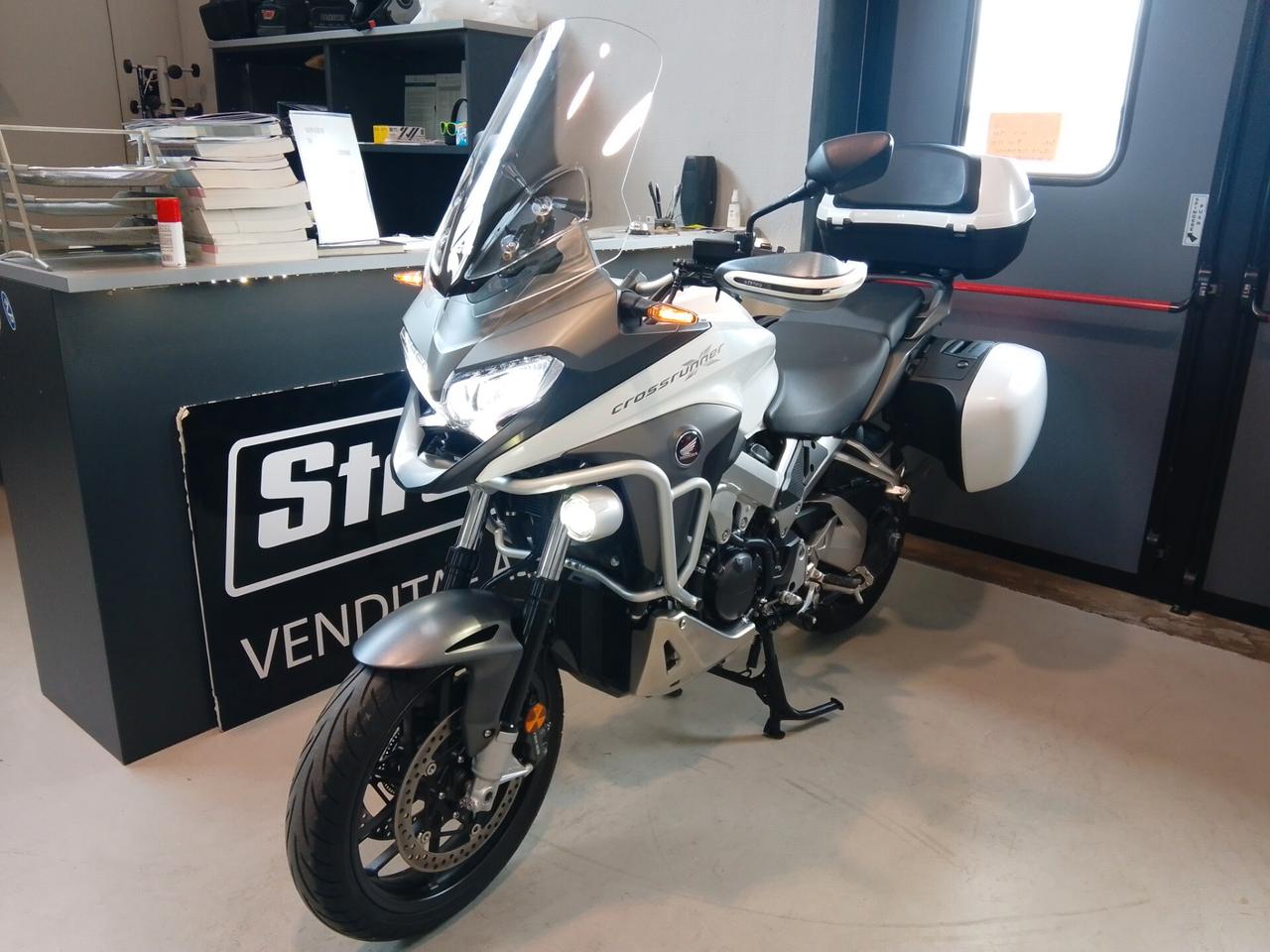 Honda CrossRunner travel edition