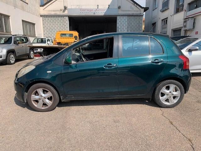 Toyota Yaris 1.0 Manuale NEOPATENTATI