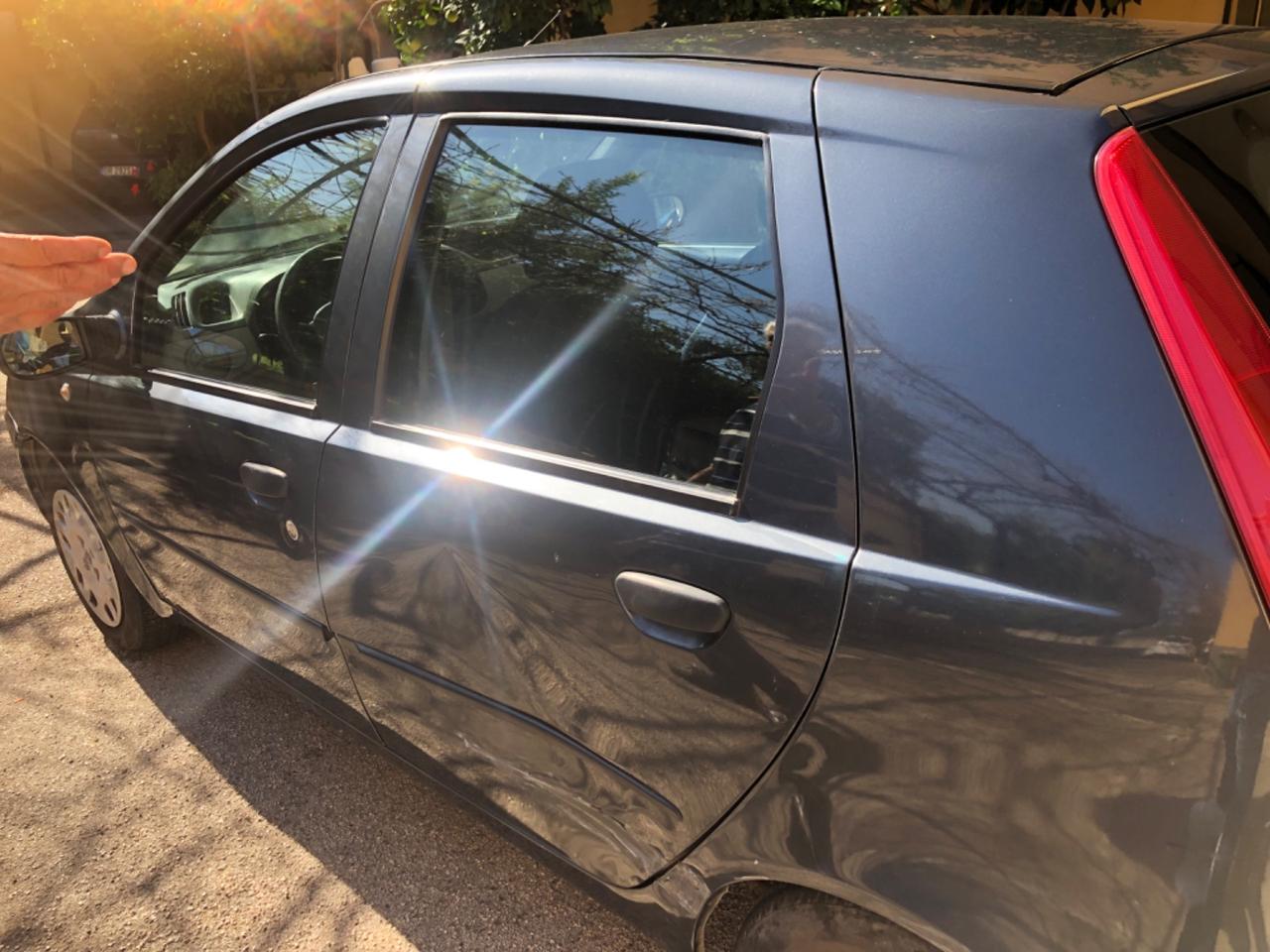 Fiat Punto 1.2 benzina 5 porte 01