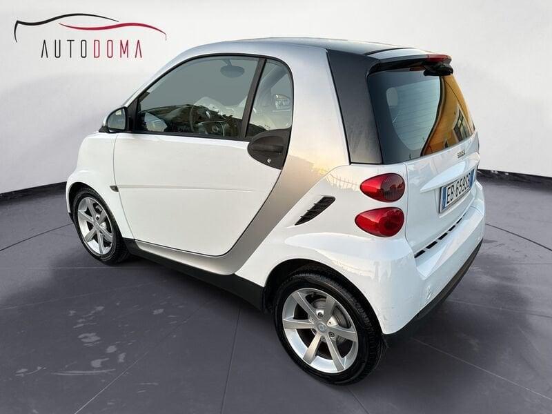 smart fortwo fortwo 1000 52 kW MHD coupé pulse