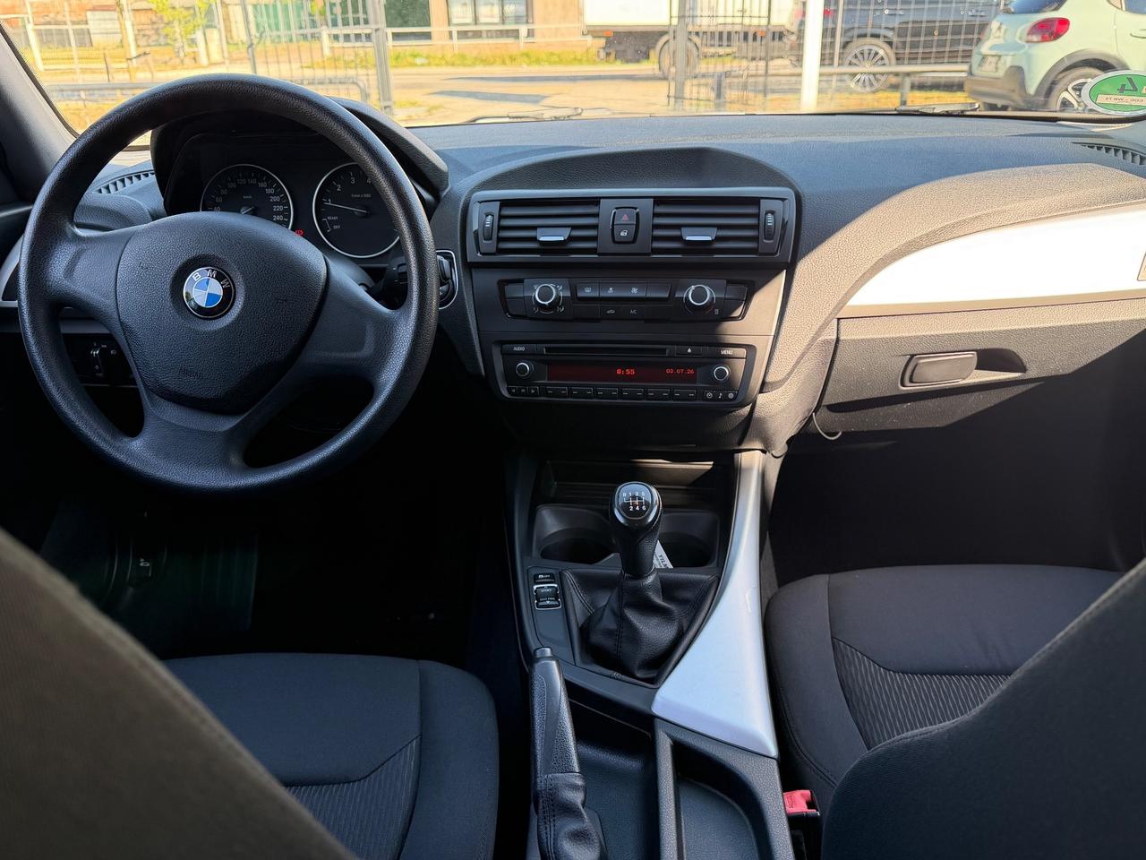 Bmw 114i 5p. Urban