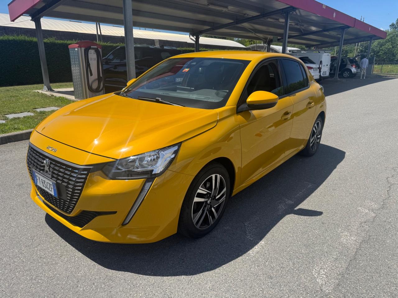 Peugeot 208 PureTech 100cavalli modello Allure