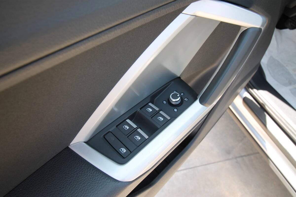 Audi Q3 35 TFSI 150cv Business 6marce|2021