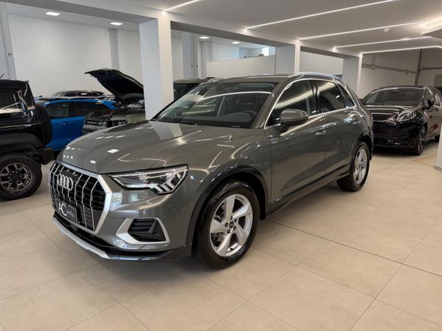 AUDI Q3 35 TFSI Business