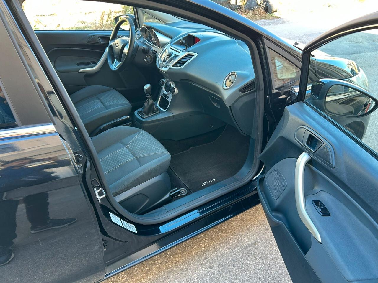 Ford Fiesta 1.4 5 porte Bz.- GPL Titanium