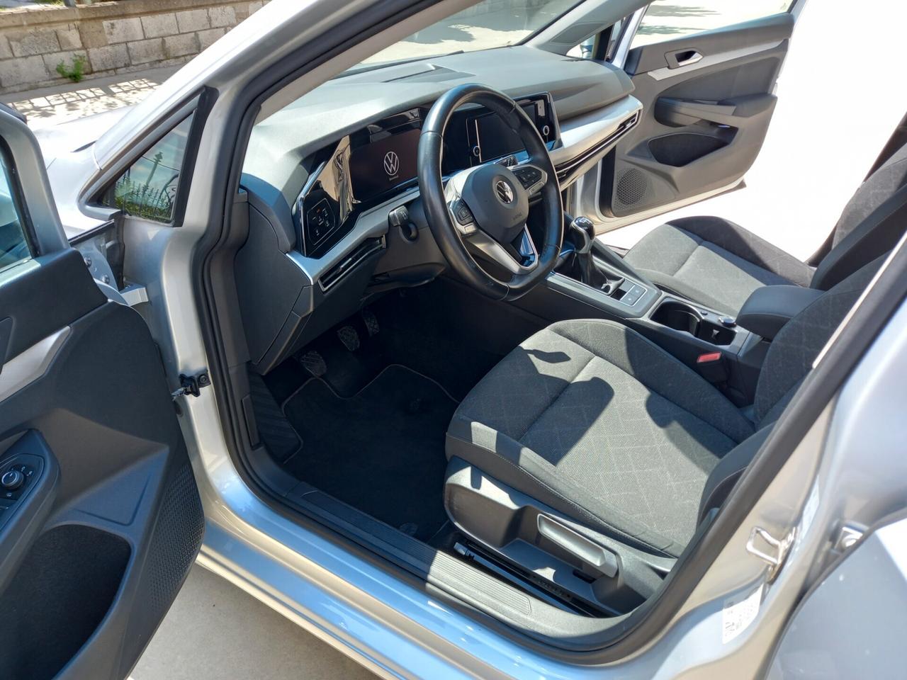 Volkswagen Golf 8 2.0 TDI 2021