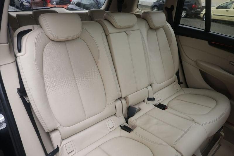 BMW Serie 2 Gran Tourer BMW Serie 2 Gran Tourer 220d xDrive Gran Tourer Luxury aut. 140KW ANNO 2016