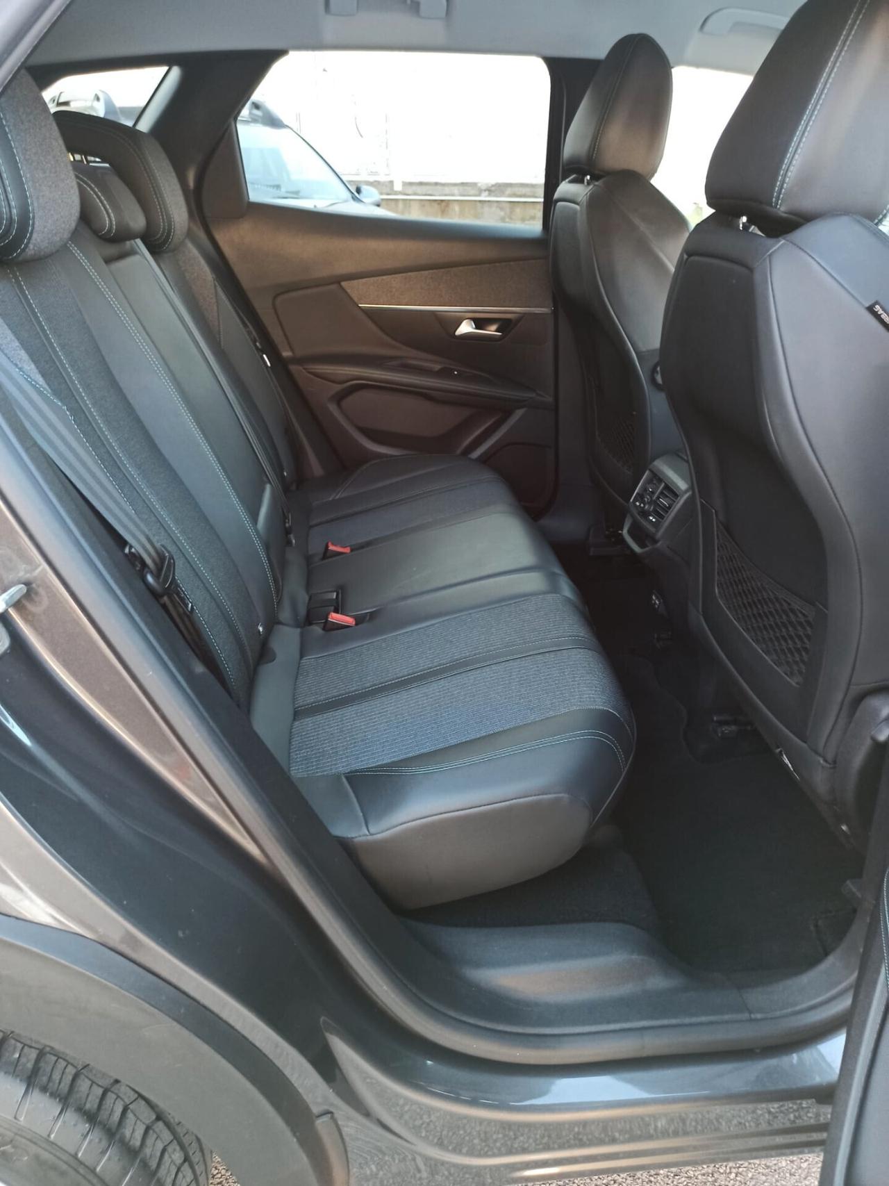 Peugeot 3008 BlueHDi 130 S&S Allure Pack
