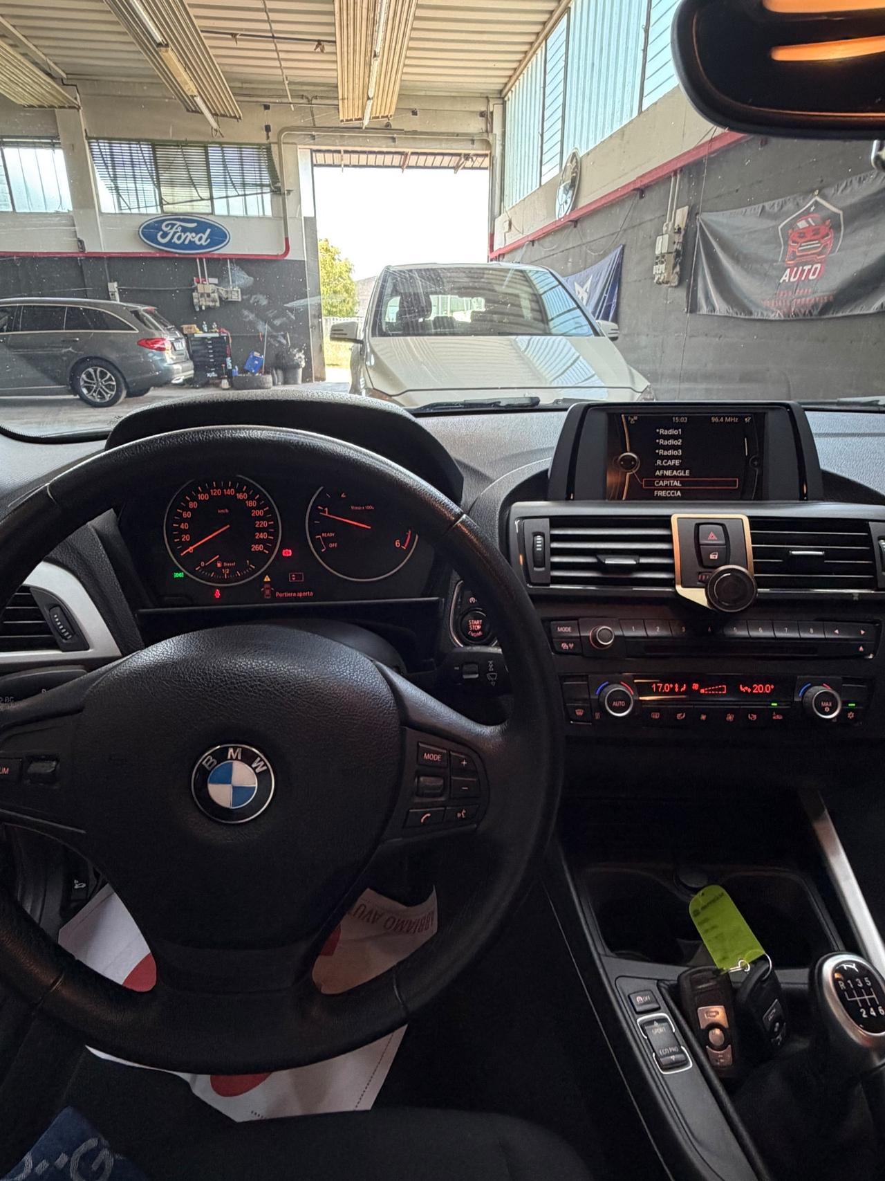 Bmw 118 118d 5p. Urban